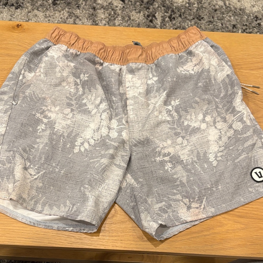 Vuori Men's Cape Short (5”)- M